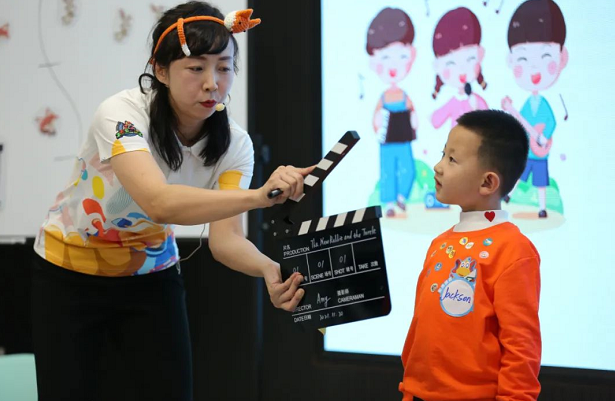 天童教育：孩子沉迷手机不能自拔怎么办？