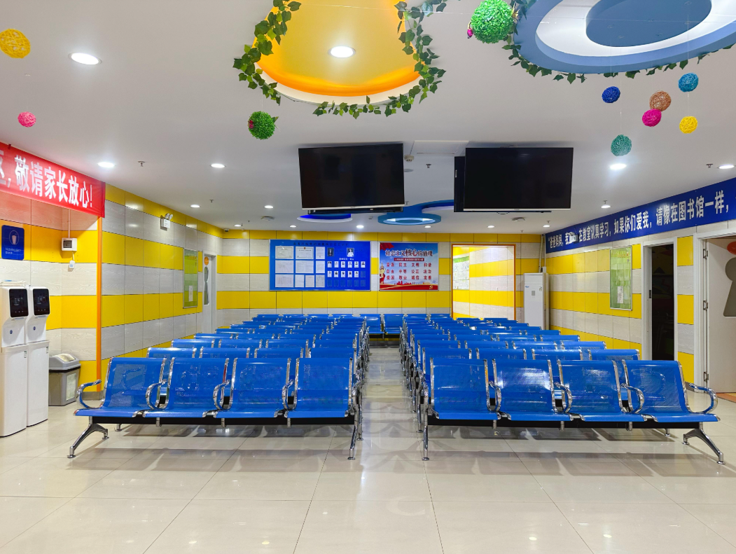 孩子听得懂却不说?南宁天童教育提醒:先陪他走过沉默期(图2) 孩子听得懂却不说?南宁天童教育提醒:先陪他走过沉默期(图2)