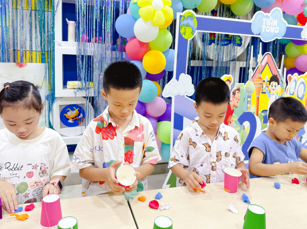 英语还能演出来？南宁天童教育课堂揭秘(图2)